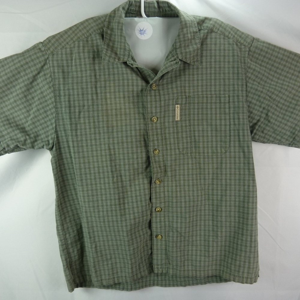 Columbia  Button Front Shirt Size Medium